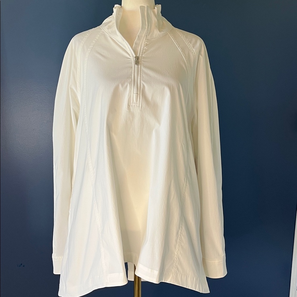 Athleta 1/2 zip pullover shirt-jacket, ladies L vented back, 2 large zip pockets